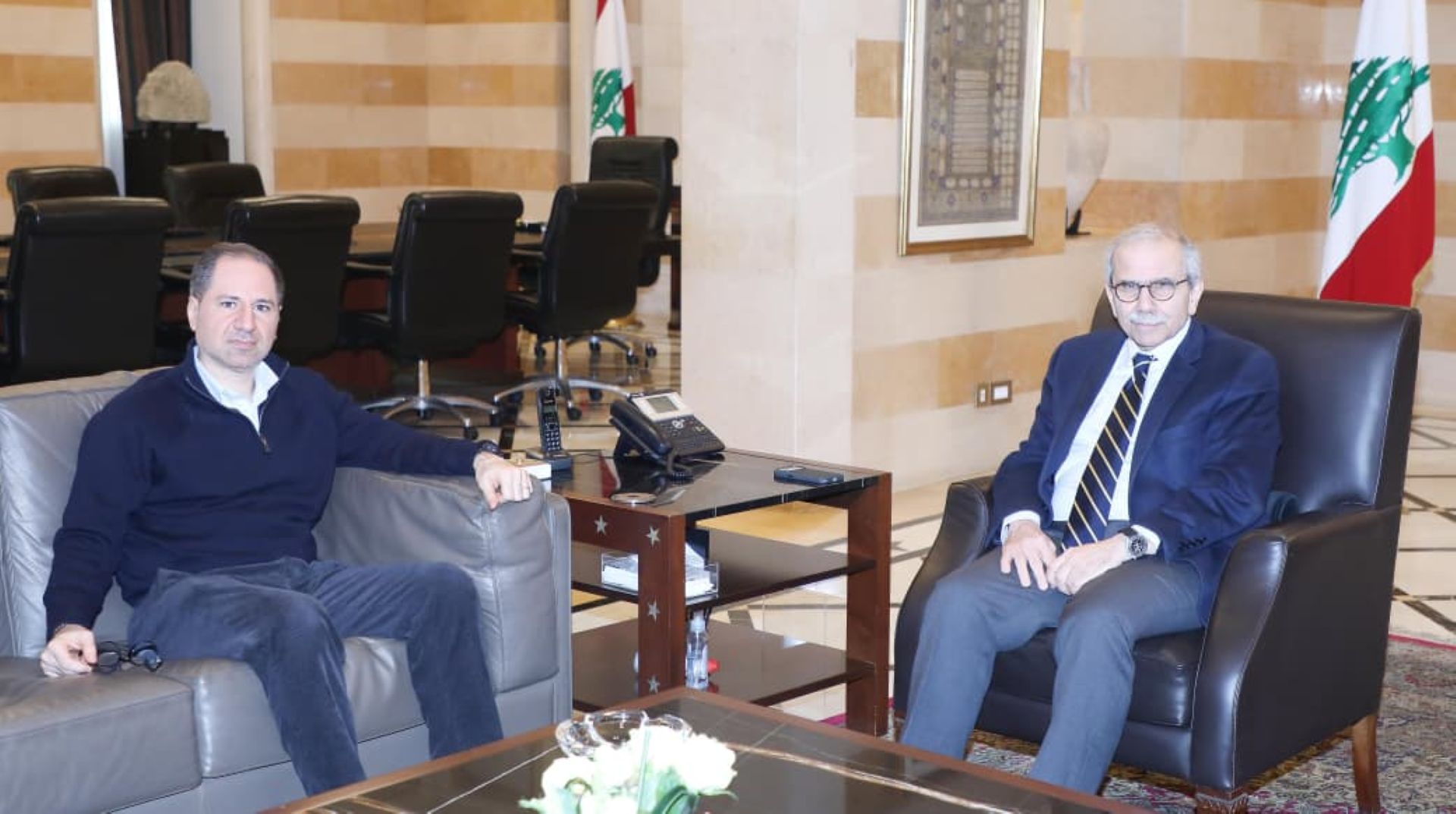 التطورات الراهنة وقرار مجلس الوزراء الأخير بين الجميّل وسلام